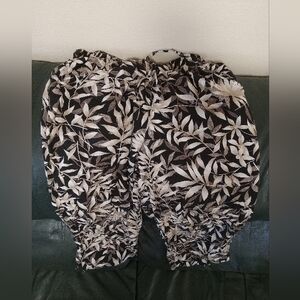 Erika large casual capri